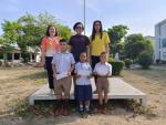 มอบรางวัลเพื่อเป็นขวัญและกำลังใจ แก่นักเรียนที่สอบได้คะแนนเต็ม  100 คะแนน...